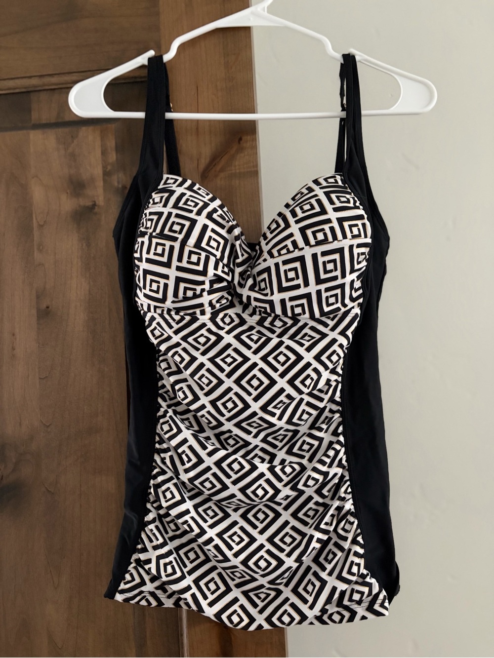 Women’s Black & Cream Geometric Tankini Top